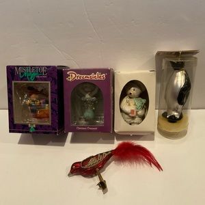 Lot of 5 Christmas ornaments